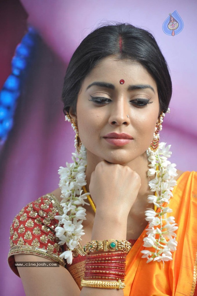 Shriya Latest Photos - 29 / 60 photos