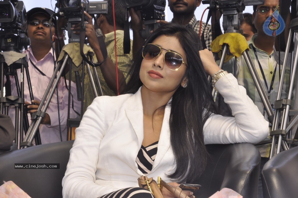 Shriya Latest Photos - 14 / 55 photos