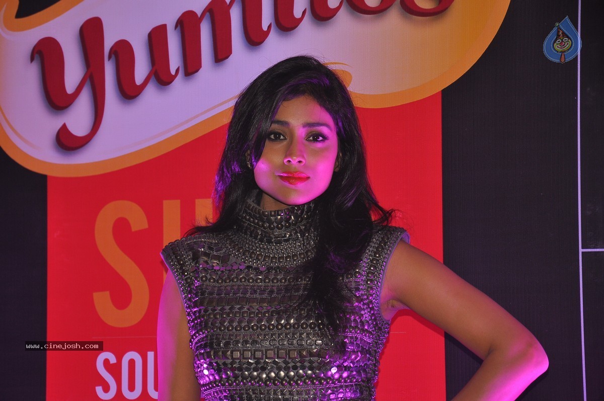 Shriya New Stills - 59 / 62 photos