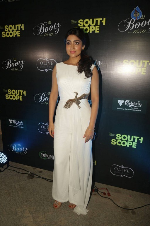 Shriya Saran Photos - 26 / 33 photos