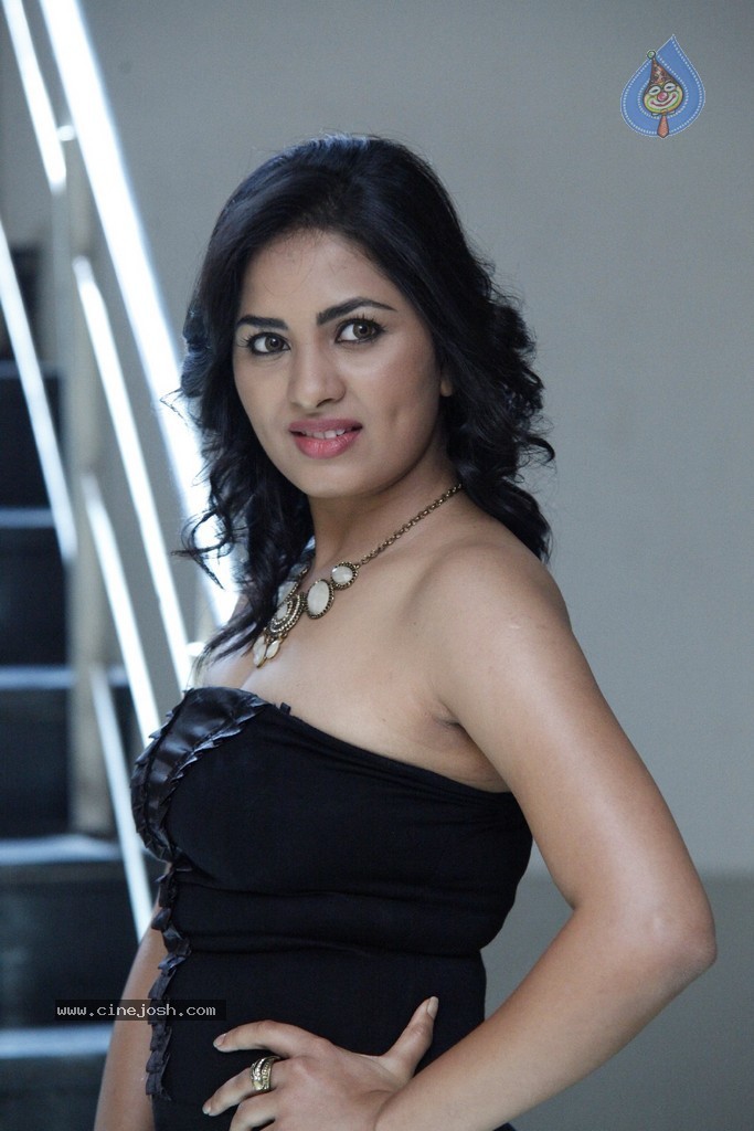 Shrusti New Photos - 48 / 130 photos