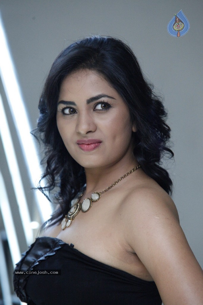 Shrusti New Photos - 76 / 130 photos