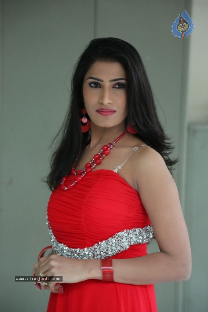 Shruthi Photos - 52 / 67 photos