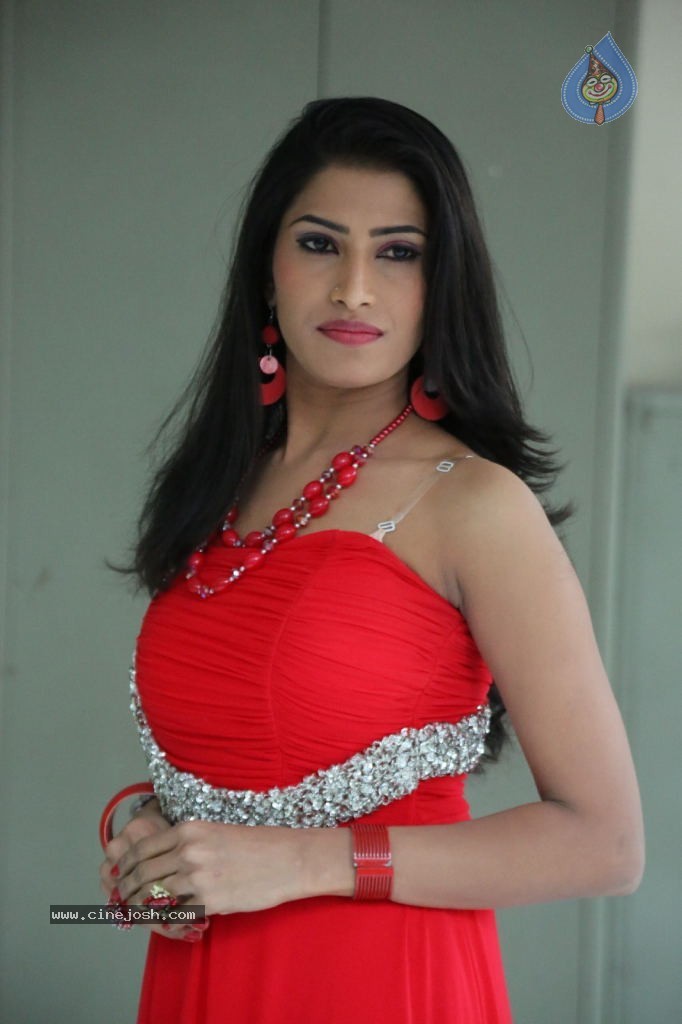 Shruthi Photos - 65 / 67 photos