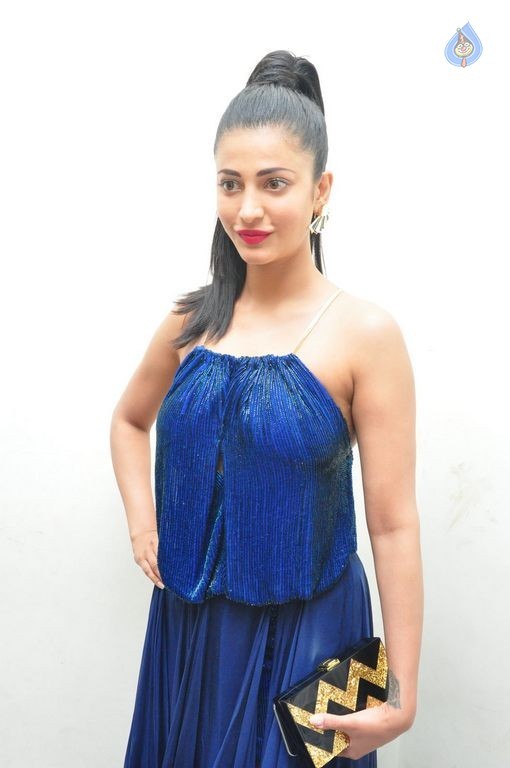 Shruti Haasan Photos - 21 / 42 photos