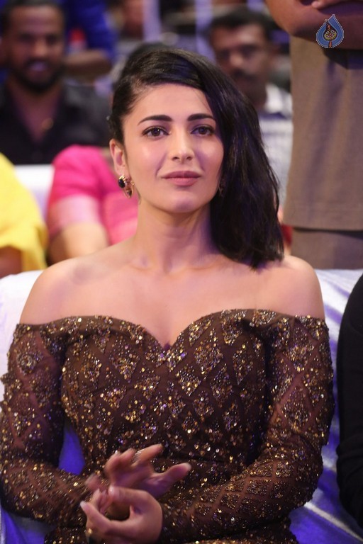 Shruti Haasan Photos - 13 / 53 photos