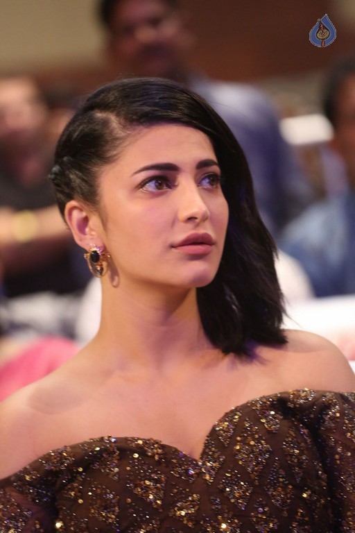 Shruti Haasan Photos - 25 / 53 photos