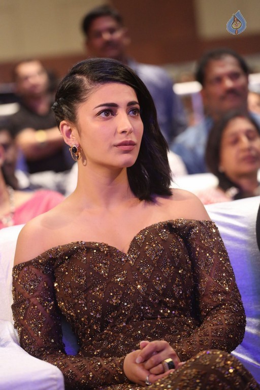 Shruti Haasan Photos - 29 / 53 photos