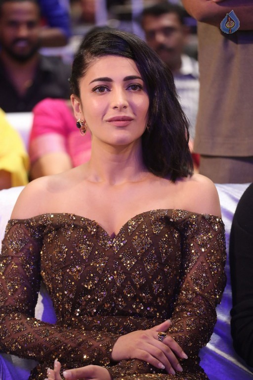 Shruti Haasan Photos - 34 / 53 photos