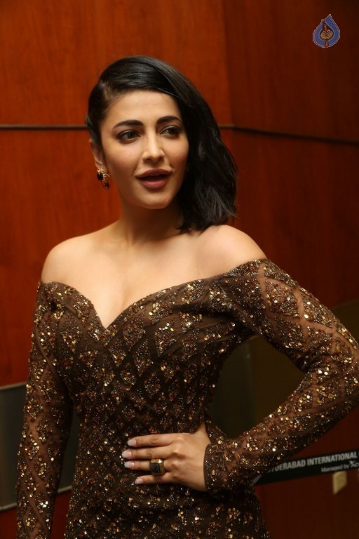 Shruti Haasan Photos - 37 / 53 photos