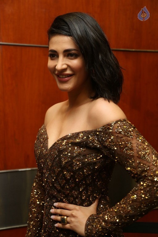 Shruti Haasan Photos - 47 / 53 photos