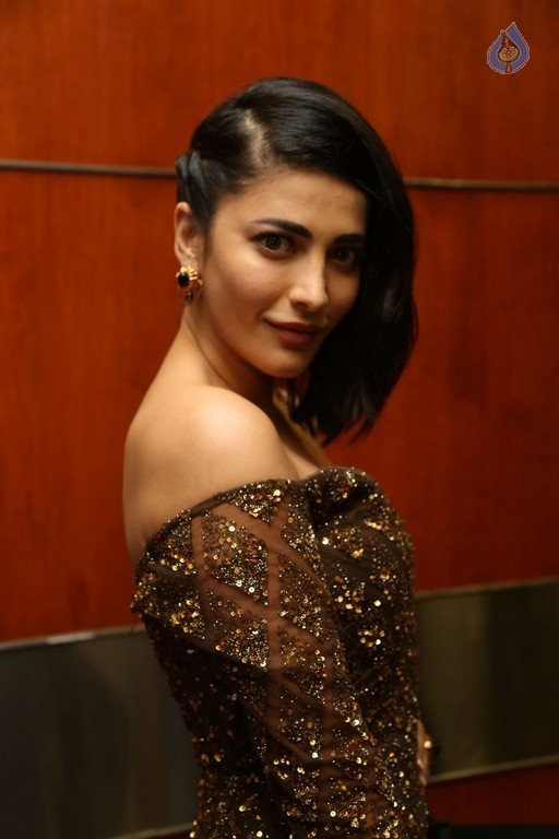 Shruti Haasan Photos - 50 / 53 photos