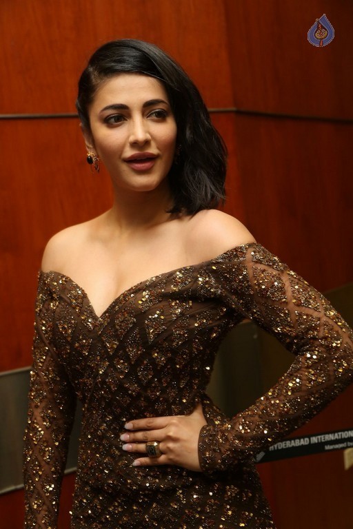 Shruti Haasan Photos - 53 / 53 photos