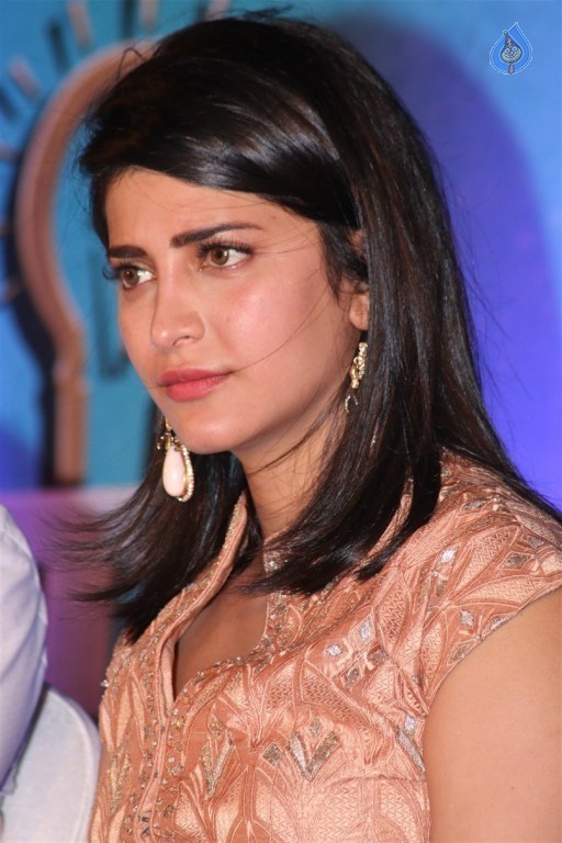 Shruti Haasan Photos - 20 / 21 photos