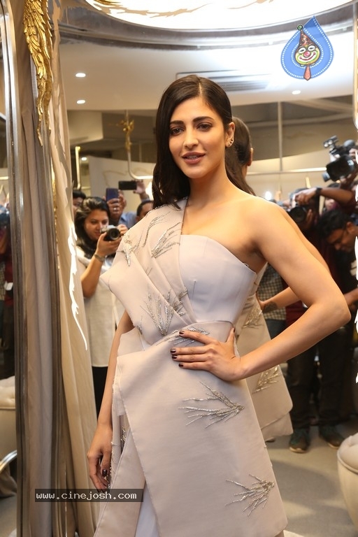 Shruti Haasan Photos - 11 / 20 photos