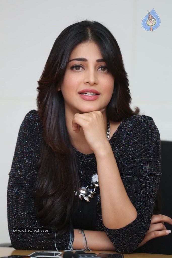 Shruti Haasan Stills - 59 / 123 photos