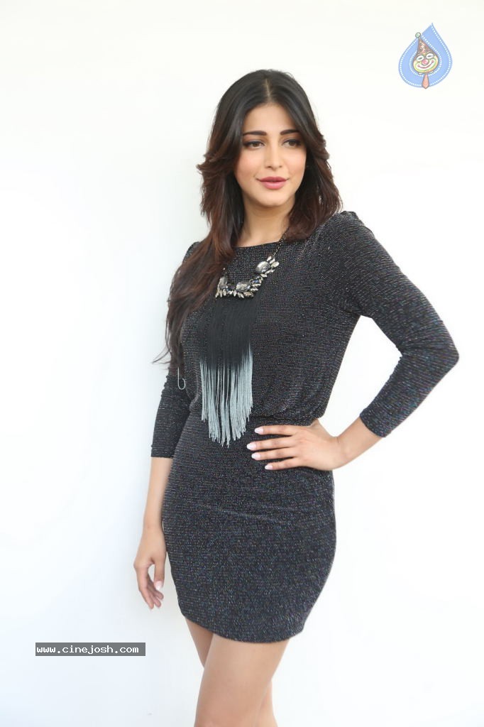 Shruti Haasan Stills - 91 / 123 photos