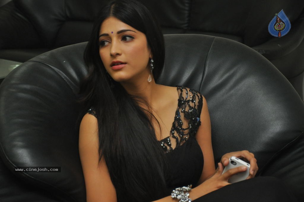 Shruti Hassan Photos - 9 / 52 photos