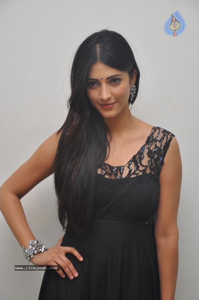 Shruti Hassan Photos - 14 / 52 photos