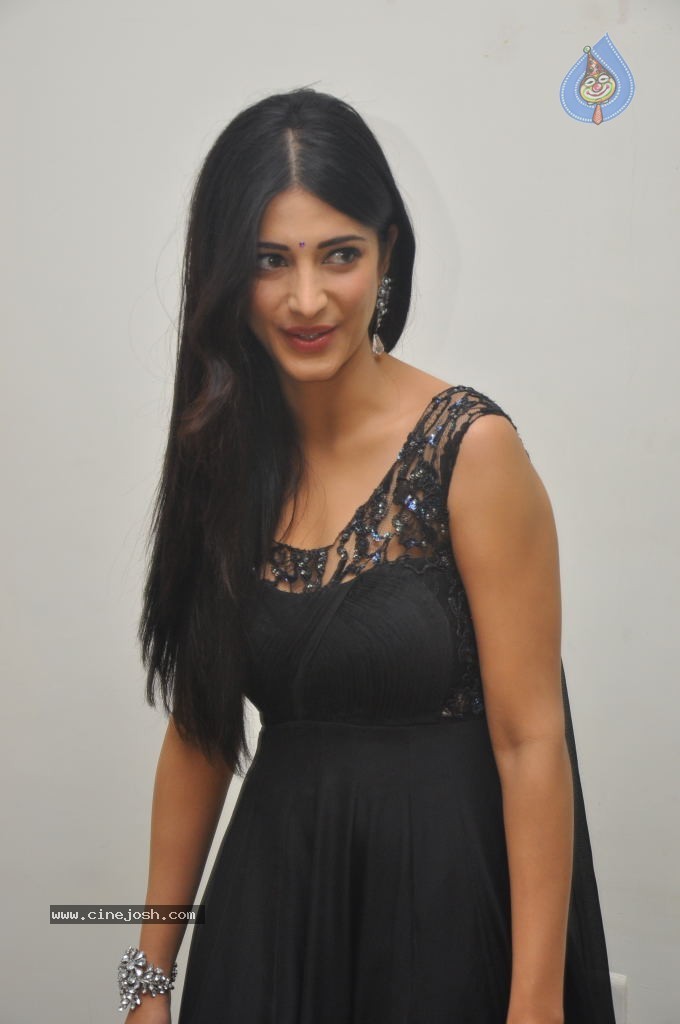 Shruti Hassan Photos - 23 / 52 photos