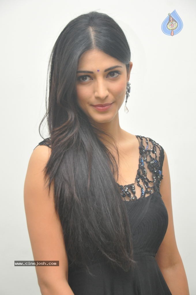 Shruti Hassan Photos - 35 / 52 photos