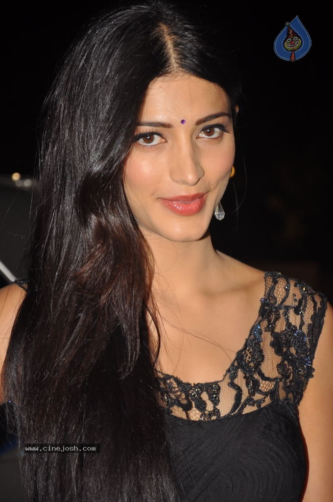 Shruti Hassan Photos - 38 / 52 photos