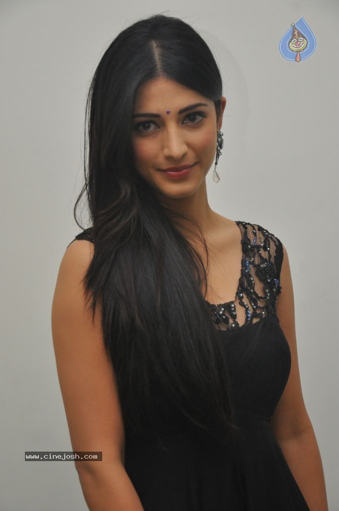 Shruti Hassan Photos - 45 / 52 photos