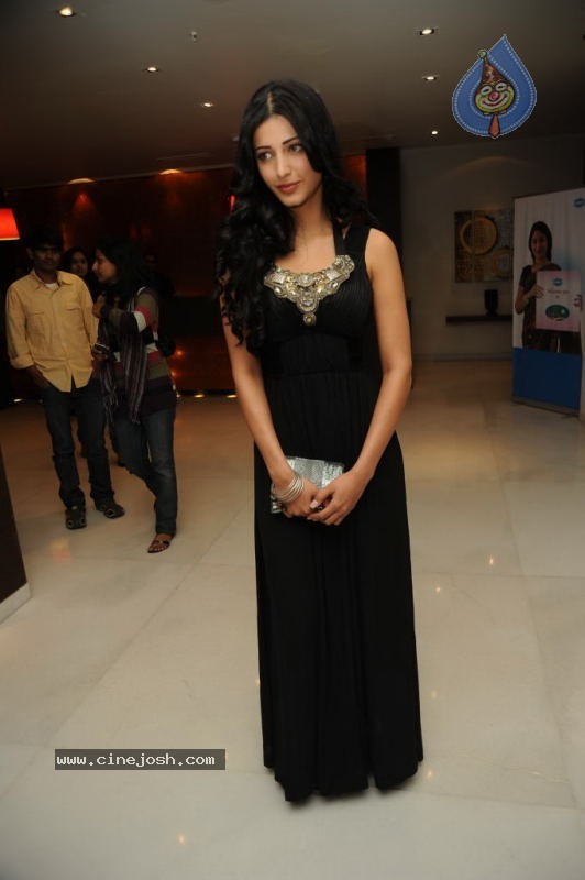 Shruti Hassan Stills - 7 / 60 photos