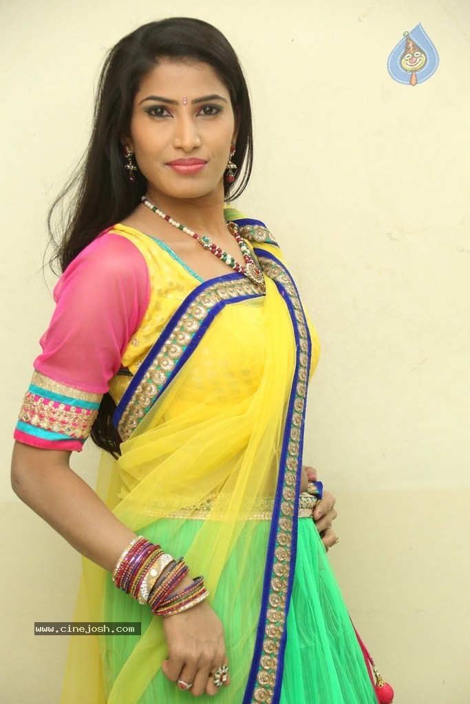 Shruti New Gallery - 8 / 86 photos