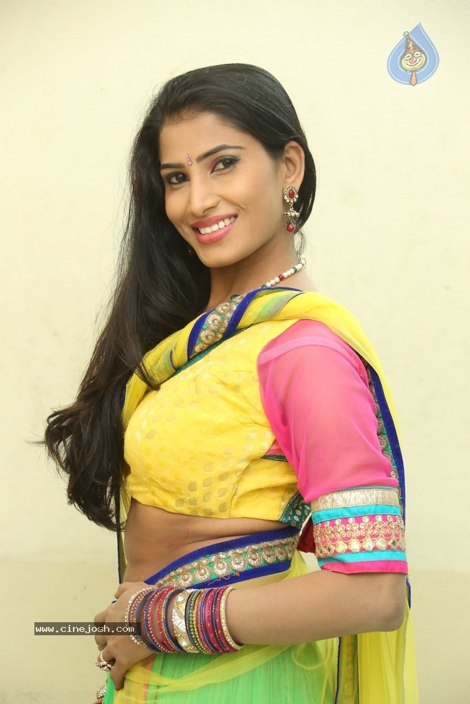 Shruti New Gallery - 19 / 86 photos