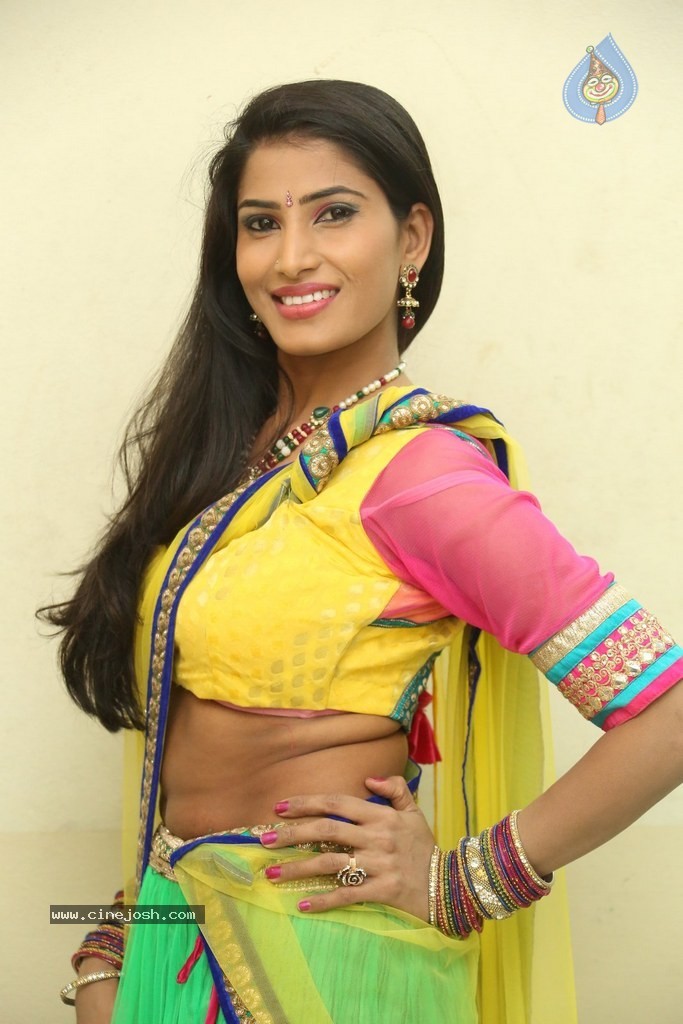 Shruti New Gallery - 35 / 86 photos