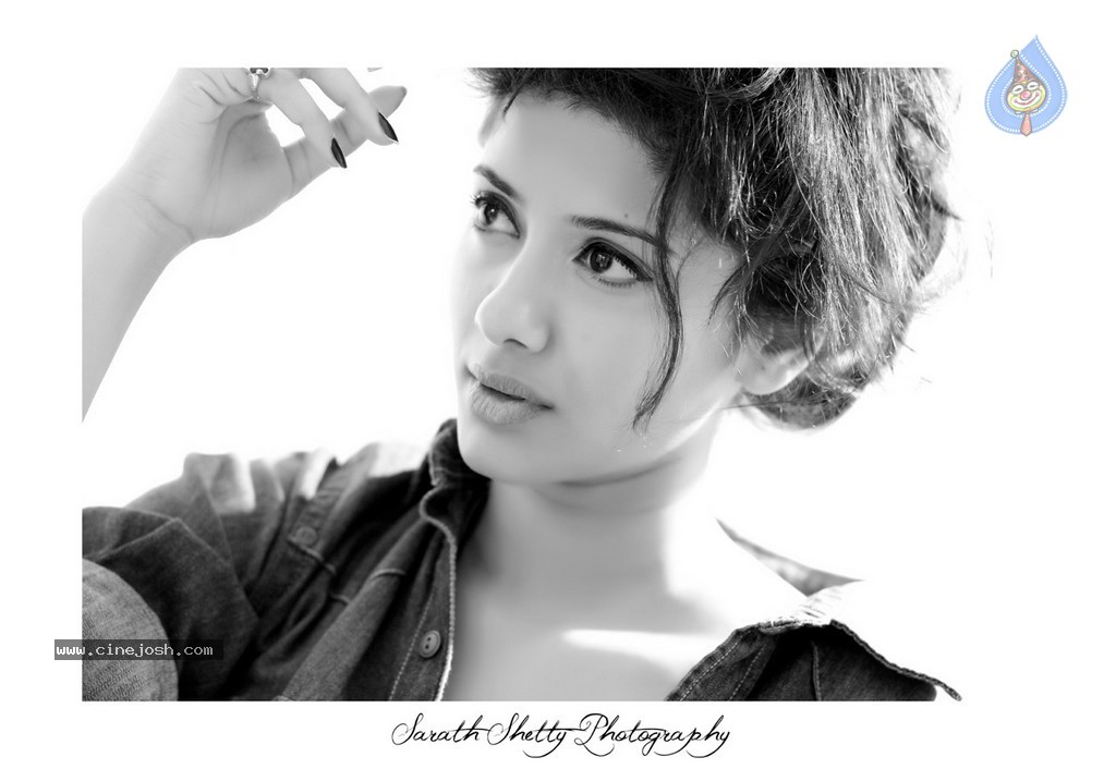 Shruti Yugal Photoshoot - 37 / 52 photos