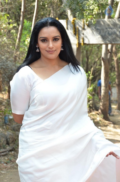 Shweta Menon New Photos Photo 26 Of 29 2545