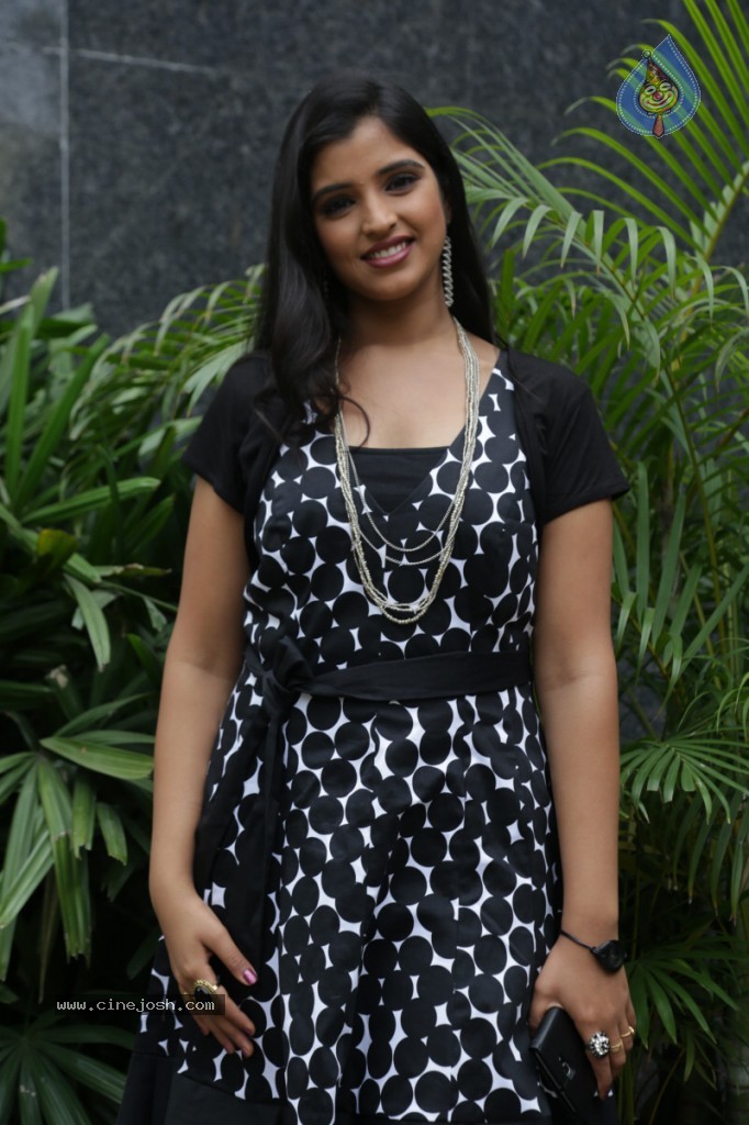 Shyamala New Stills - 30 / 95 photos