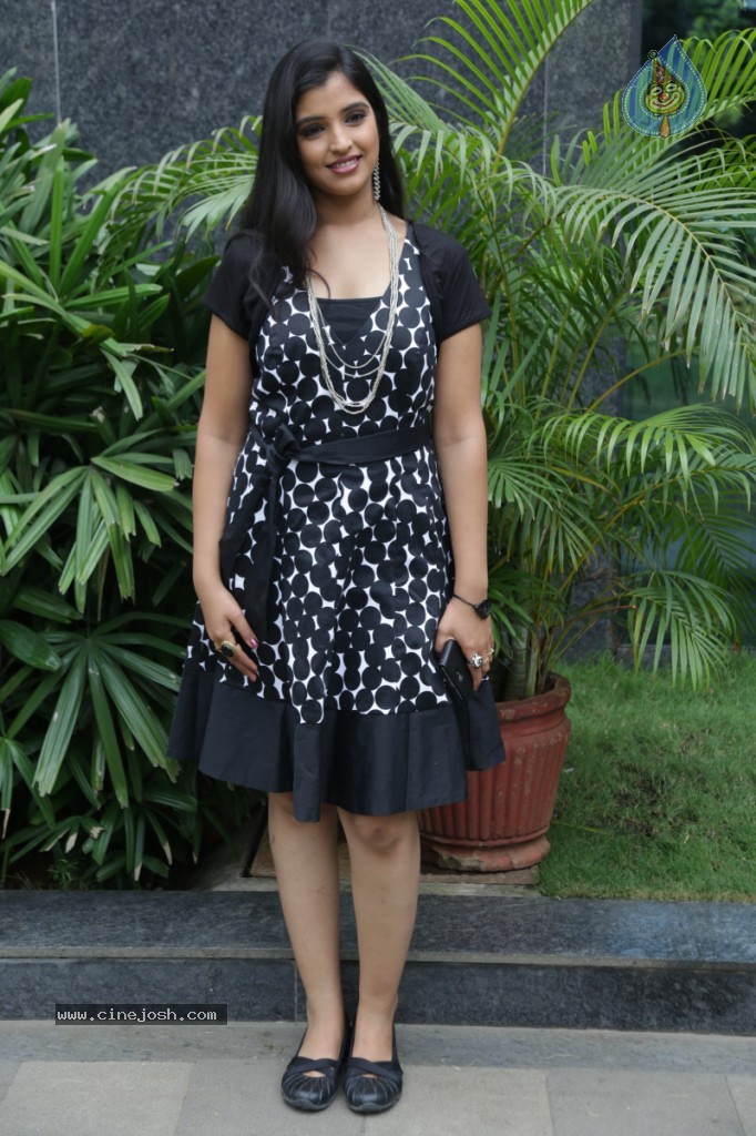 Shyamala New Stills - 36 / 95 photos