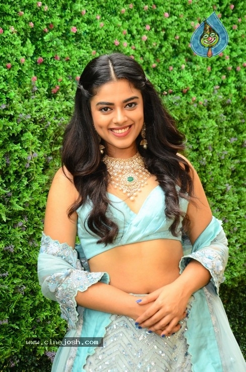 Siddhi Idnani Photos - 11 / 16 photos