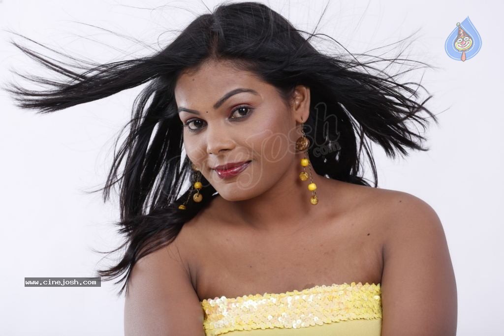 Silpa Hot Stills - 7 / 140 photos