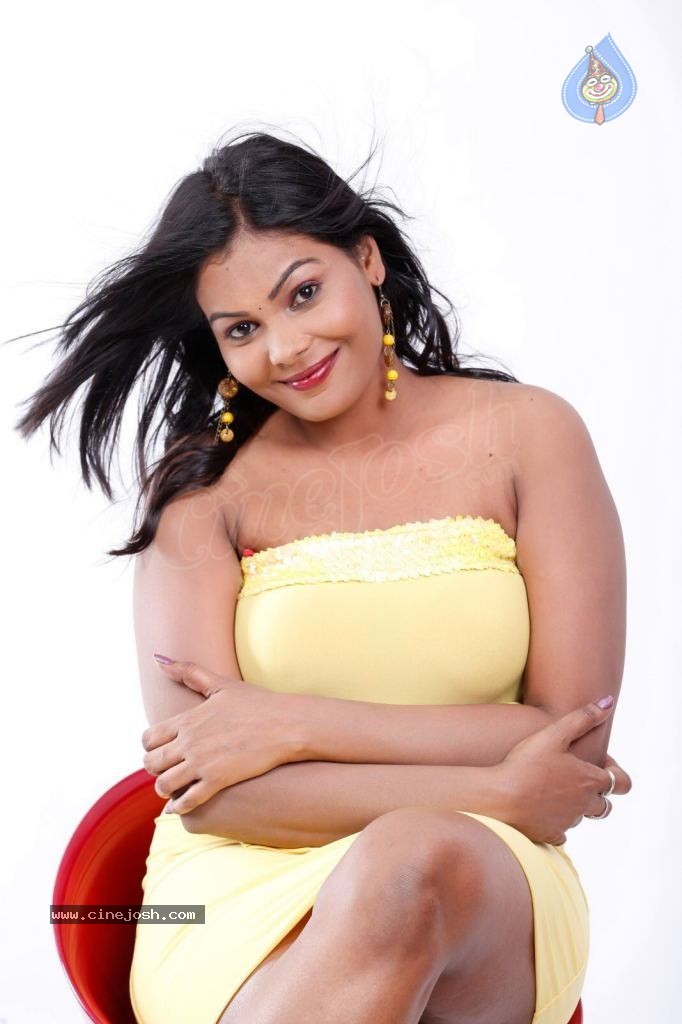 Silpa Hot Stills - 35 / 140 photos