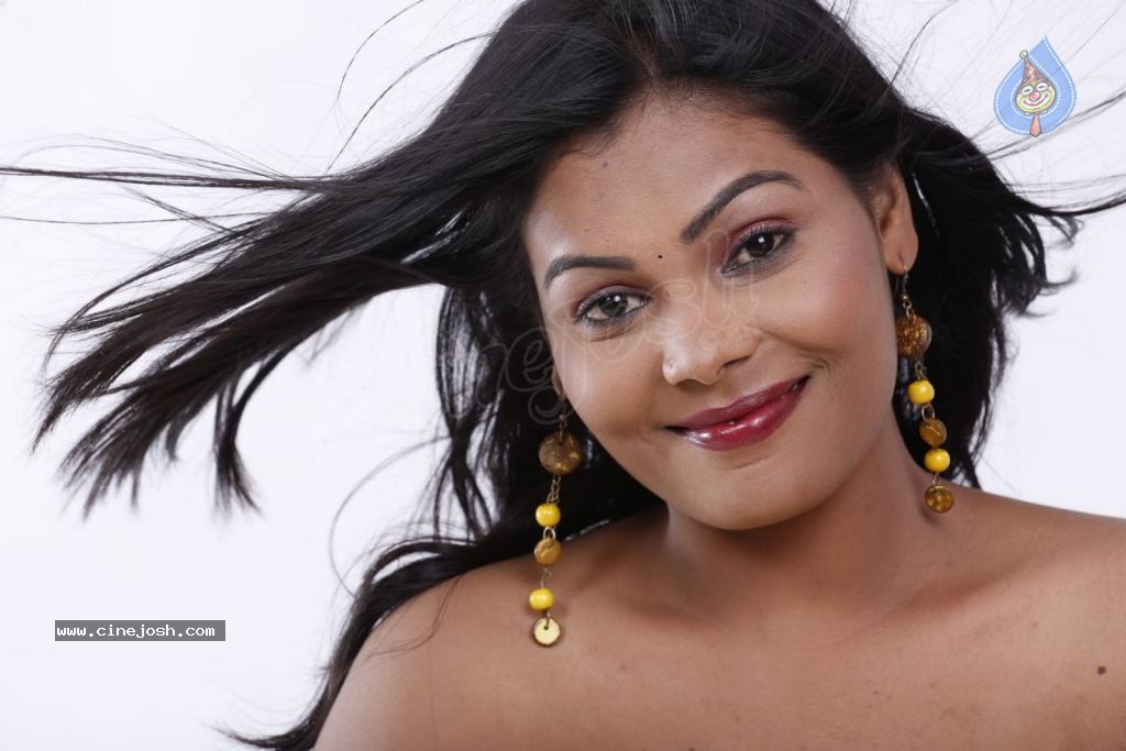 Silpa Hot Stills - 61 / 140 photos