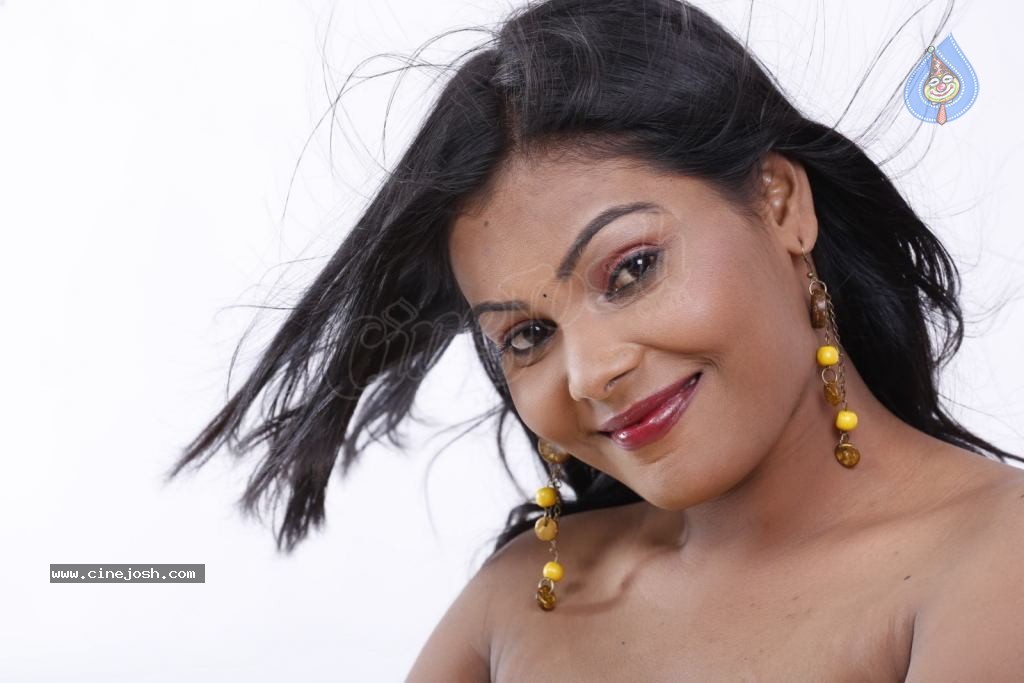 Silpa Hot Stills - 63 / 140 photos