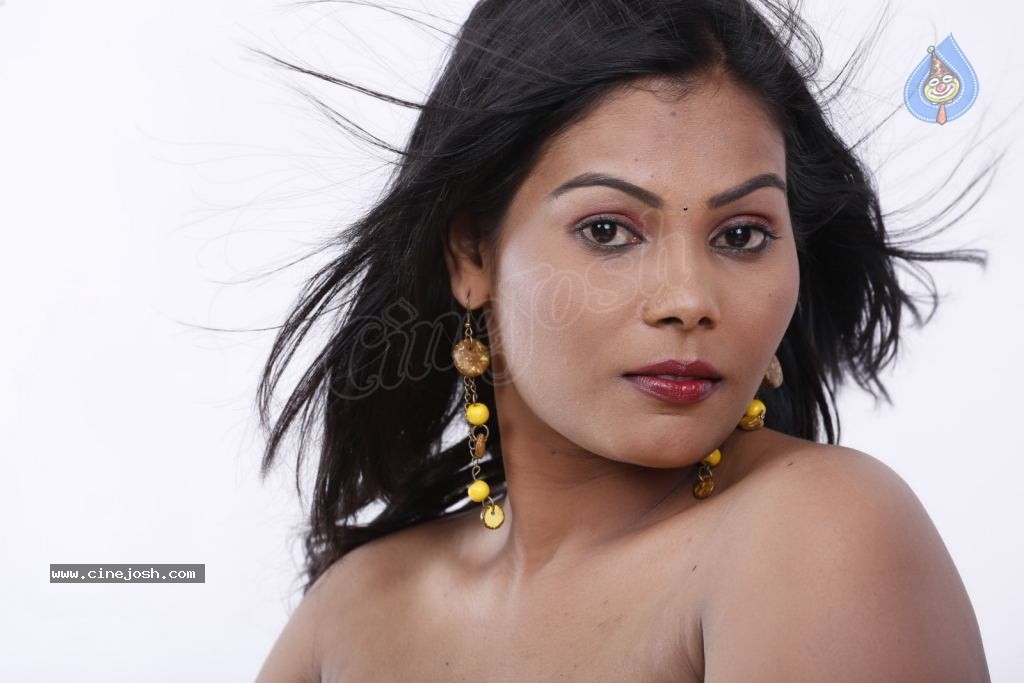 Silpa Hot Stills - 65 / 140 photos