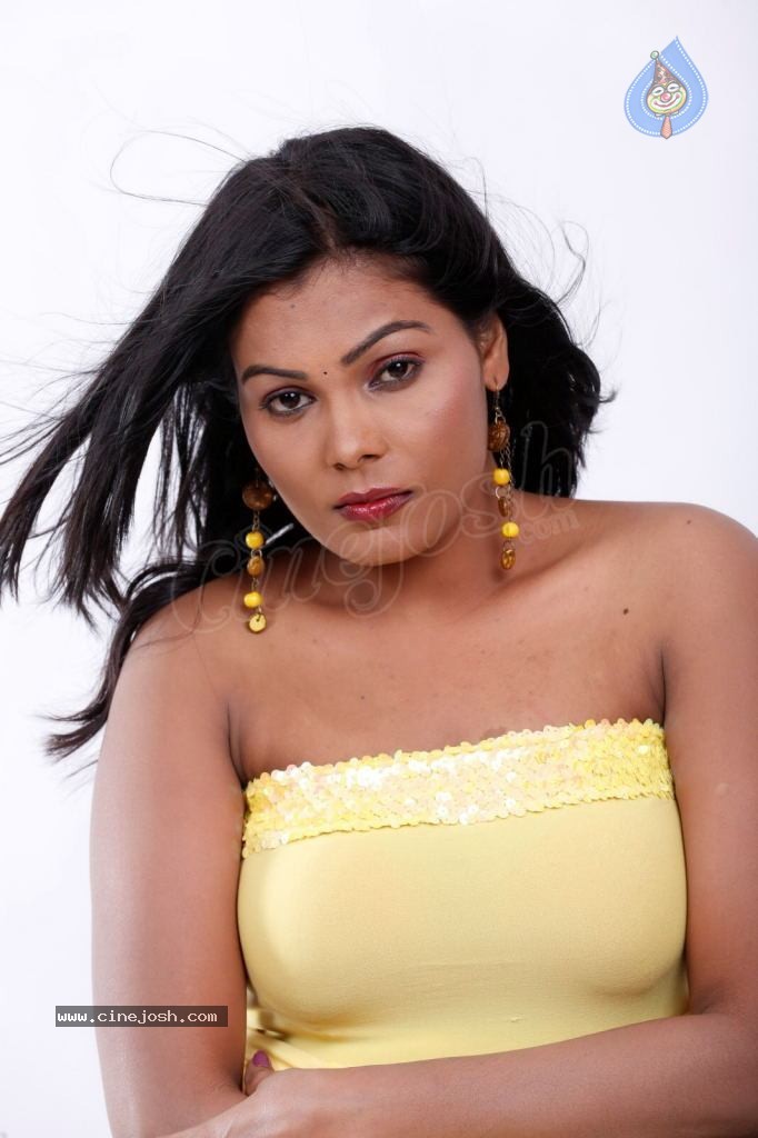 Silpa Hot Stills - 114 / 140 photos