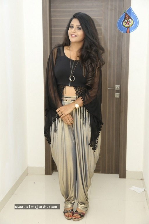 Silpa Latest Stills - 6 / 6 photos