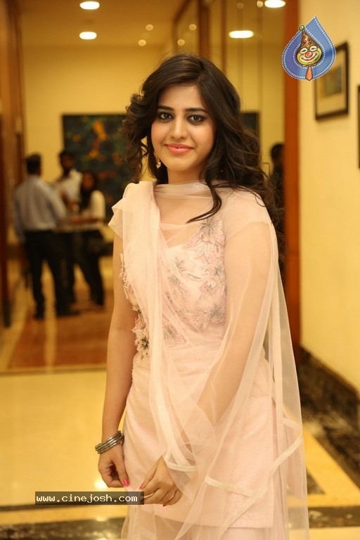 Simran Photos - 9 / 32 photos