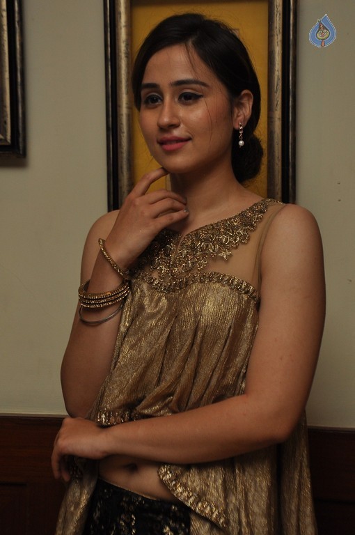 Simrath Juneja Pics - 8 / 17 photos