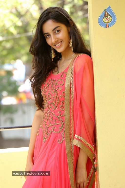 Simrath New Photos - 22 / 25 photos