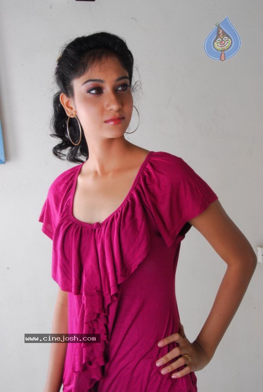 Sindhu Affan Gallery - 2 / 60 photos