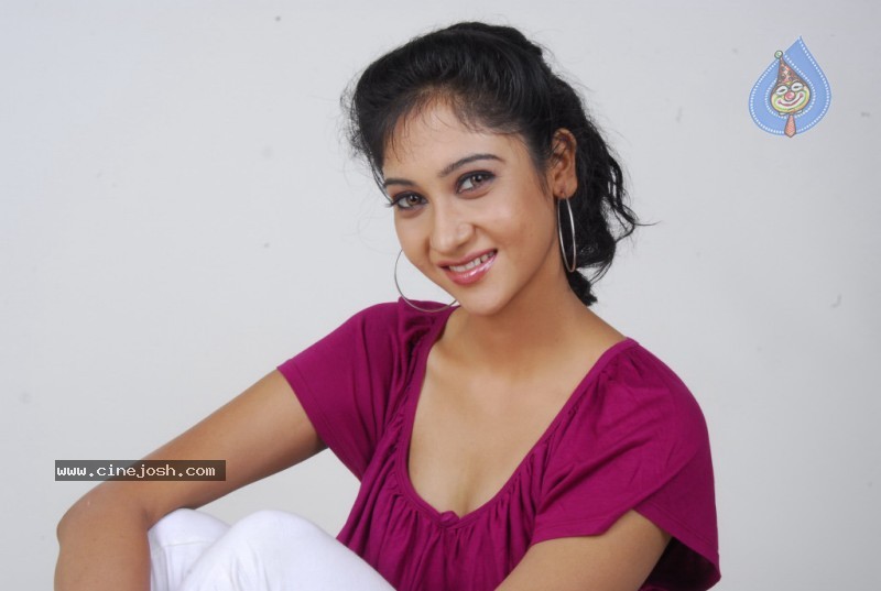 Sindhu Affan Gallery - 7 / 60 photos