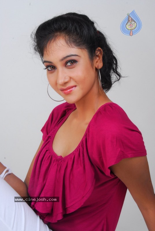 Sindhu Affan Gallery - 37 / 60 photos