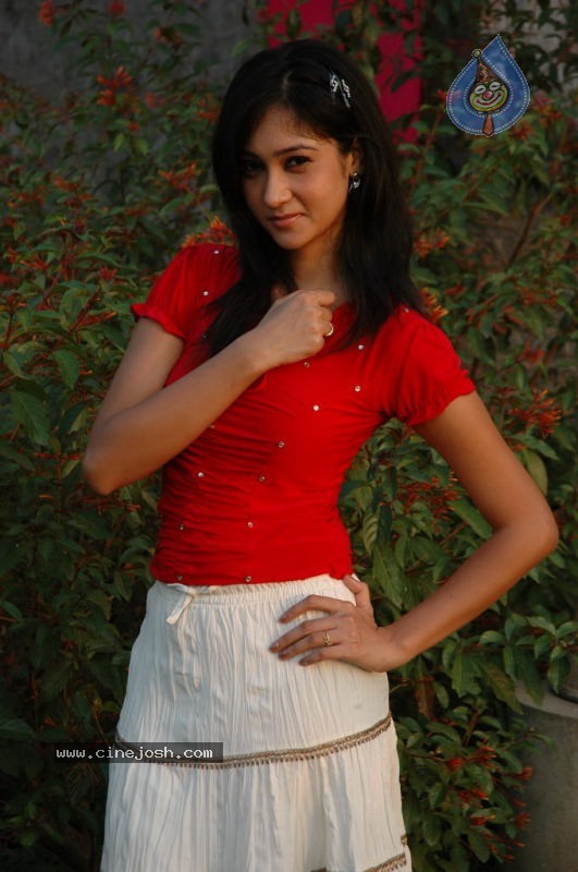 Sindhu Affan New Stills - 10 / 31 photos